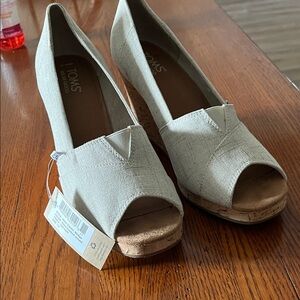 TOMS Women's Beige Wedge Shoes